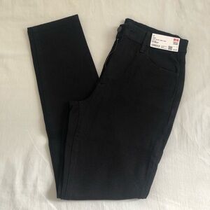 UNIQLO Black Skinny Jeans (New)